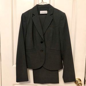 Calvin Klein gray suit, classic fit, 4 petite